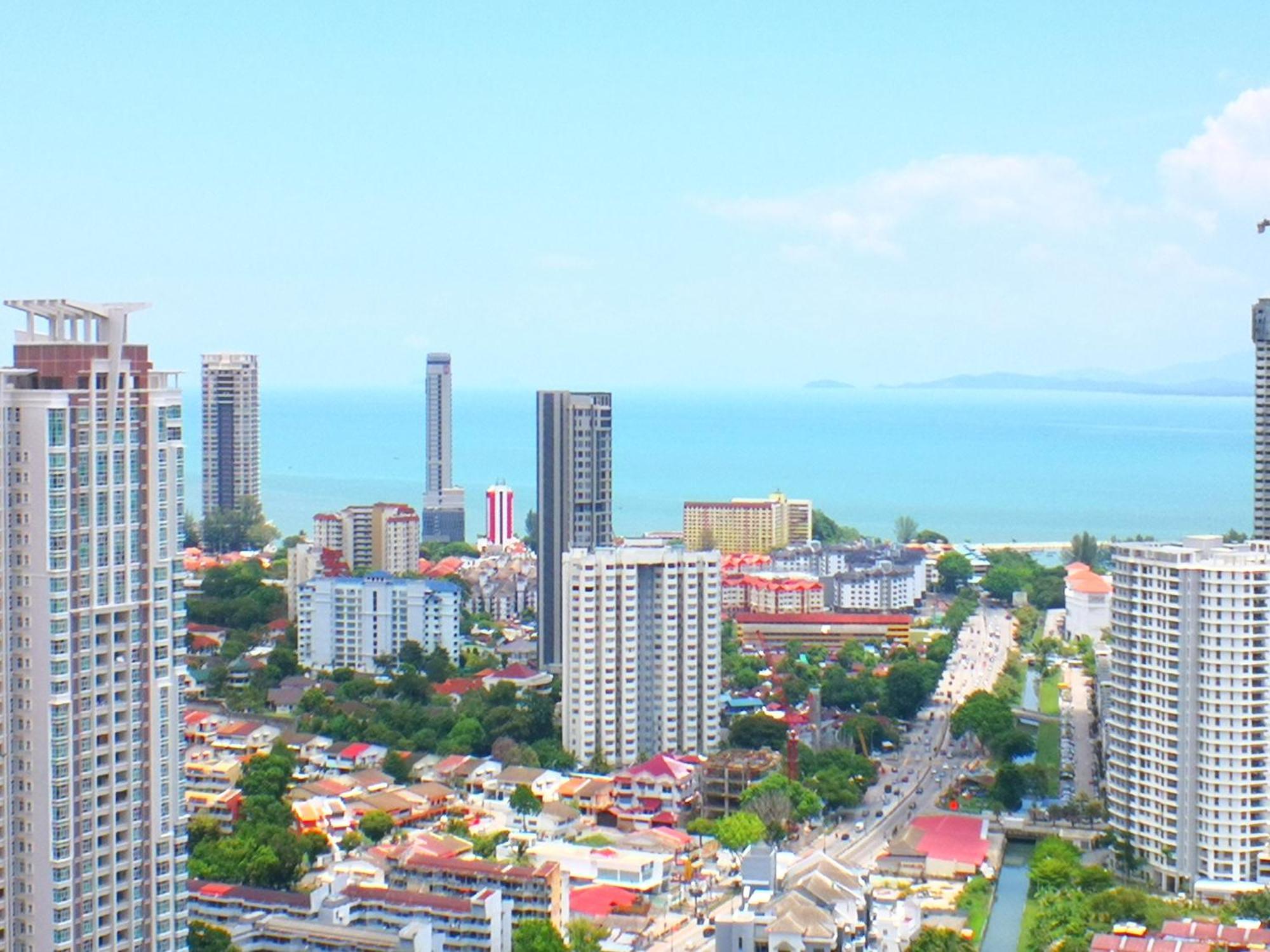 The Landmark Seaview Gurney George Town Rum bild