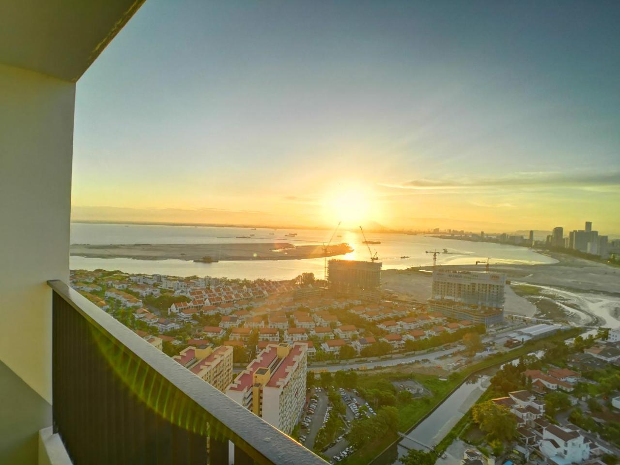 The Landmark Seaview Gurney George Town Exteriör bild